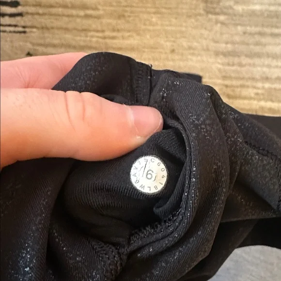 Lululemon Align high-rise leggings in a radiant black foil print size 6 - Picture 5 of 5